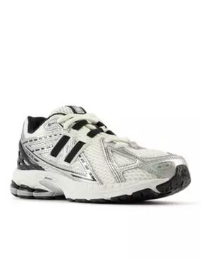 New Balance 1906R "Silver Metallic/Black"